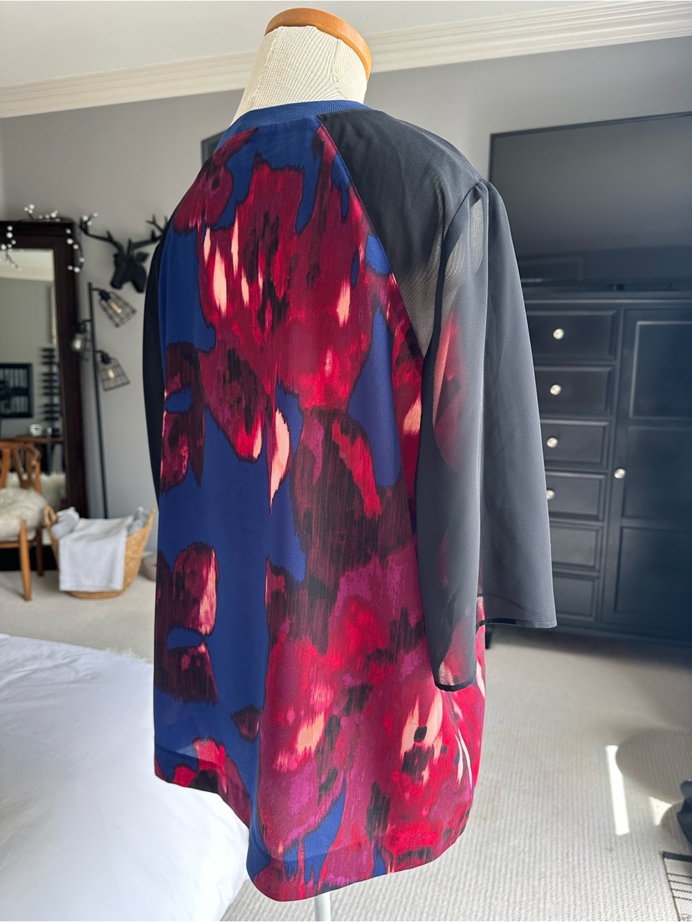 DKNYC Navy Top with Magenta Floral Print and Black Sheer Sleeves, size XL - Picture 4 of 13